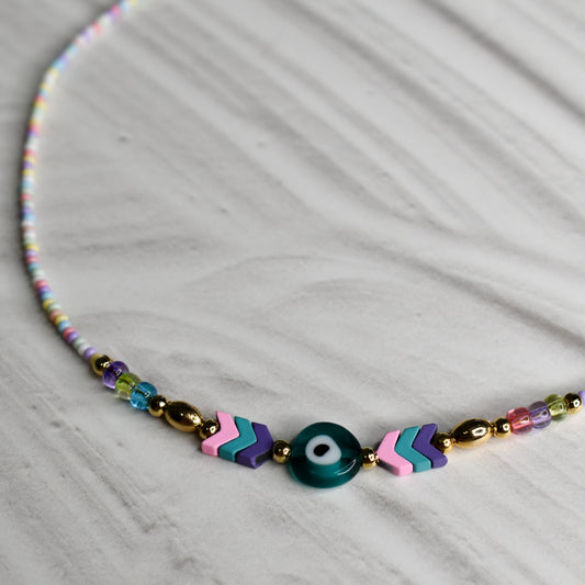 Collar de chaquiras + pucas + ojo turco